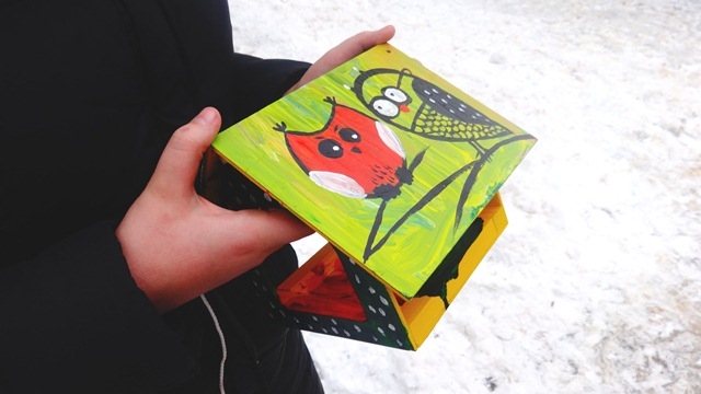 Развешивание кормушек в парке "Орленок" Развешивание кормушек в парке "Орленок"