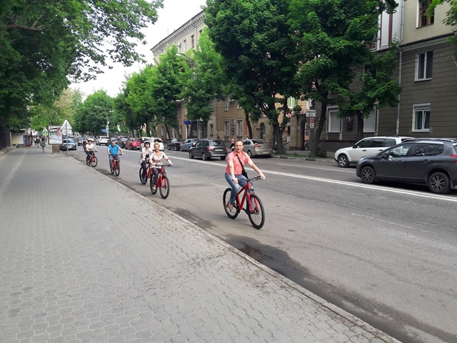 Сотрудники администрации Воронежа присоединились к всероссийской акции «На работу на велосипеде» Сотрудники администрации Воронежа присоединились к всероссийской акции «На работу на велосипеде»