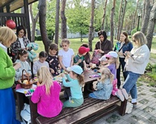 В парке «Алые паруса» прошло познавательно-развлекательное мероприятие под девизом "Овощи и фрукты - полезные продукты!" 