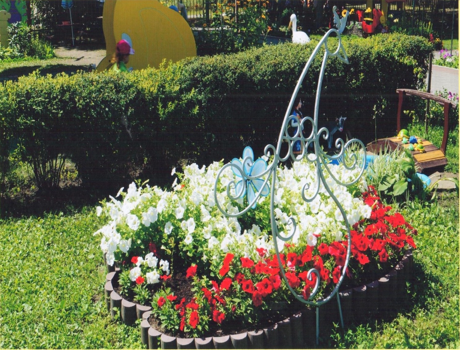 Управлением экологии продолжается прием заявок на городской конкурс «Зеленый островок» Управлением экологии продолжается прием заявок на городской конкурс «Зеленый островок»