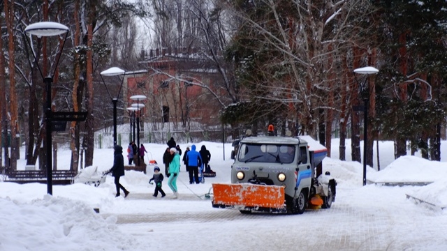 В Воронежских парках продолжается подготовка к Масленичным гуляниям В Воронежских парках продолжается подготовка к Масленичным гуляниям