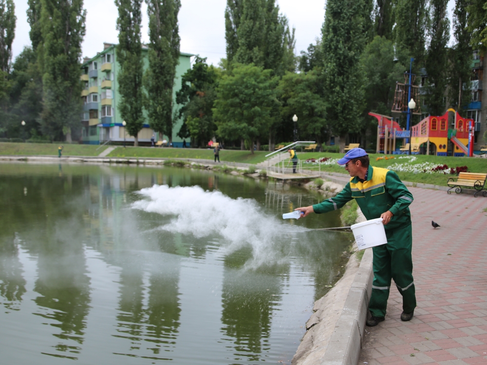 Специалисты МКП «Экоцентр» провели очередной этап работ по очистке озера Специалисты МКП «Экоцентр» провели очередной этап работ по очистке озера