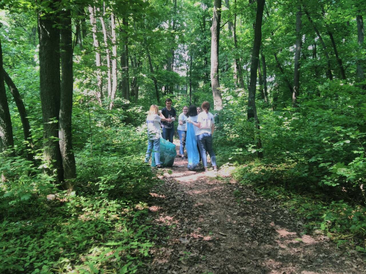 Школьники приняли участие в акции  «Собирай и разделяй!» Школьники приняли участие в акции  «Собирай и разделяй!»