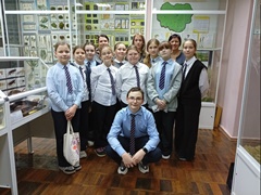 Для юных экологов управление экологии организовало экскурсию на выставку в Музей растительного покрова Центрального Черноземья имени К. Ф. Хмелева ВГУ